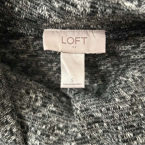 Ann Taylor LOFT Sweater Dress Cowl Neck Gray Short Sleeve Size S - Picture 2 of 6